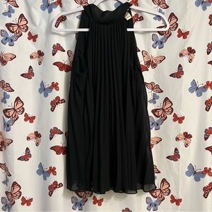 ❗️clearance-price firm❗️ Pleated sleeveless blouse